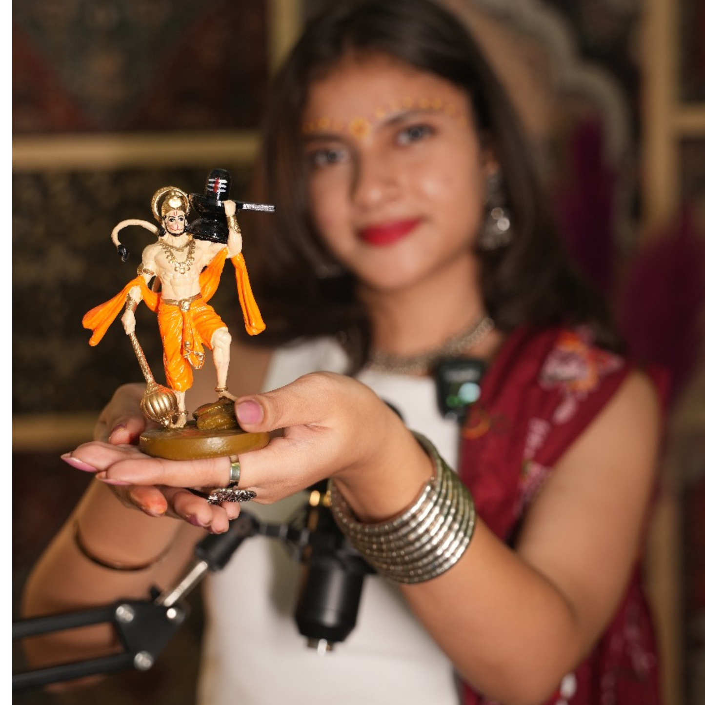 Shri Hanuman Ji with Shivling